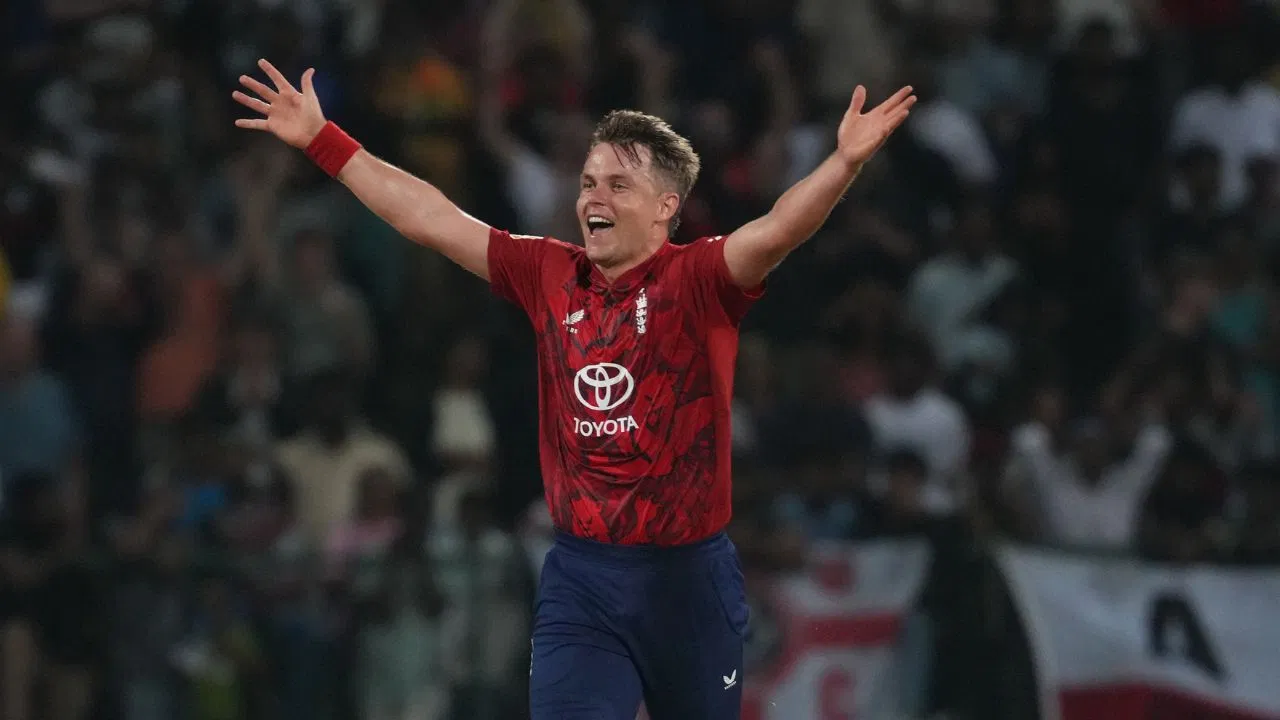 Sam Curran makes history with T20I hat-trick as England go 1–0 up against Sri Lanka